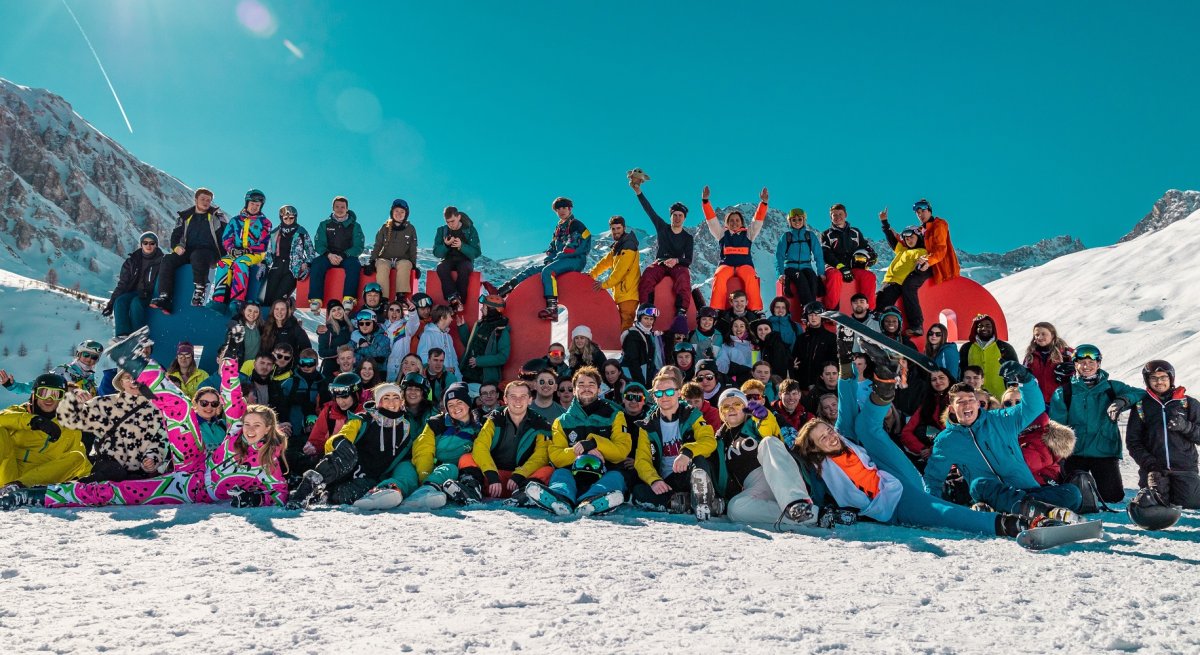 Amelia Lunnon group university ski trip