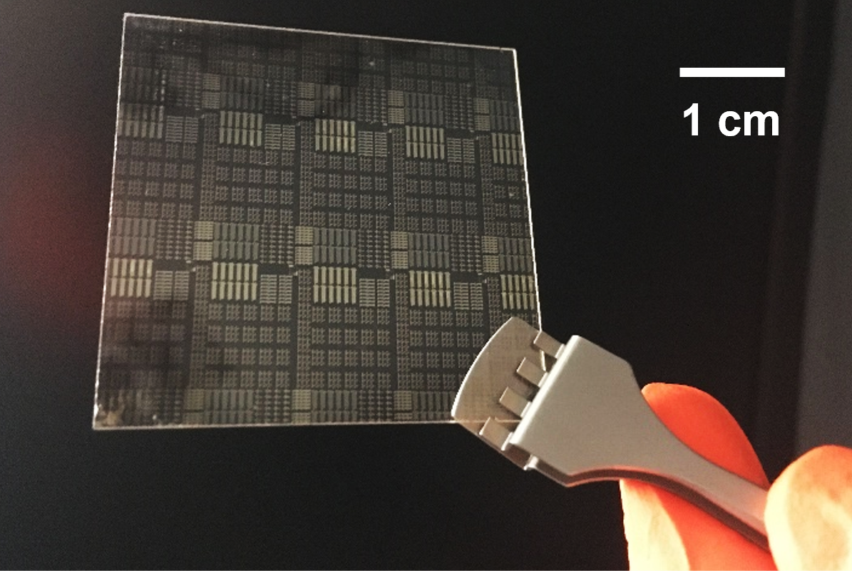 source-gated transistor 