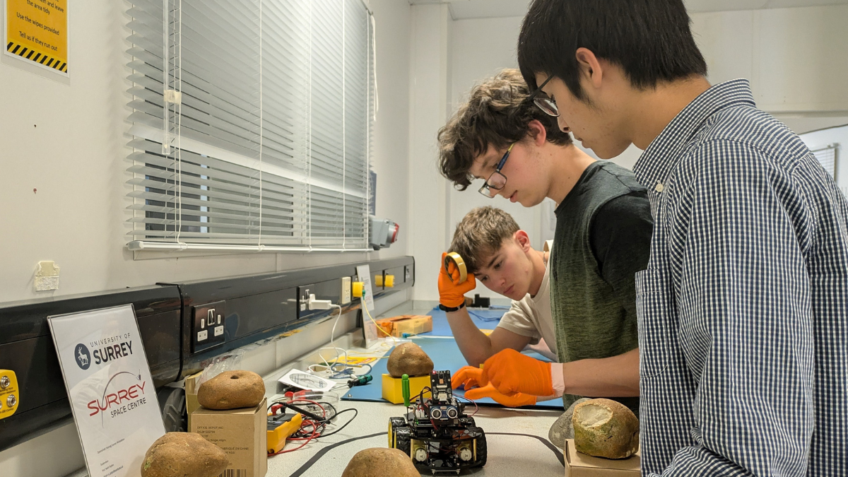 students programming a mars rover