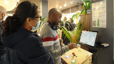 Visitors use interactive quiz