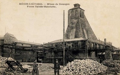 Sepia postcard of Mines de Dourges Fosse Ste-Henriette