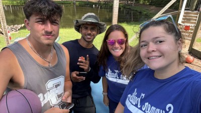 Yash, University of Surrey Economics student with friends in US during his summer internship