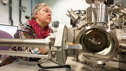 IONTOF ToF-SIMS V Time of Flight Secondary Ion Mass Spectrometer