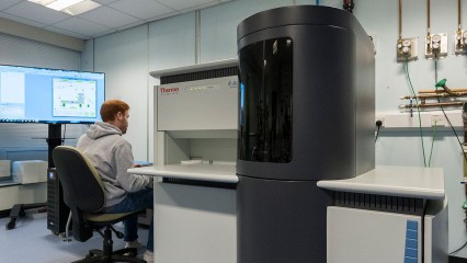 Thermo Scientific K-Alpha X-Ray Photoelectron Spectrometer